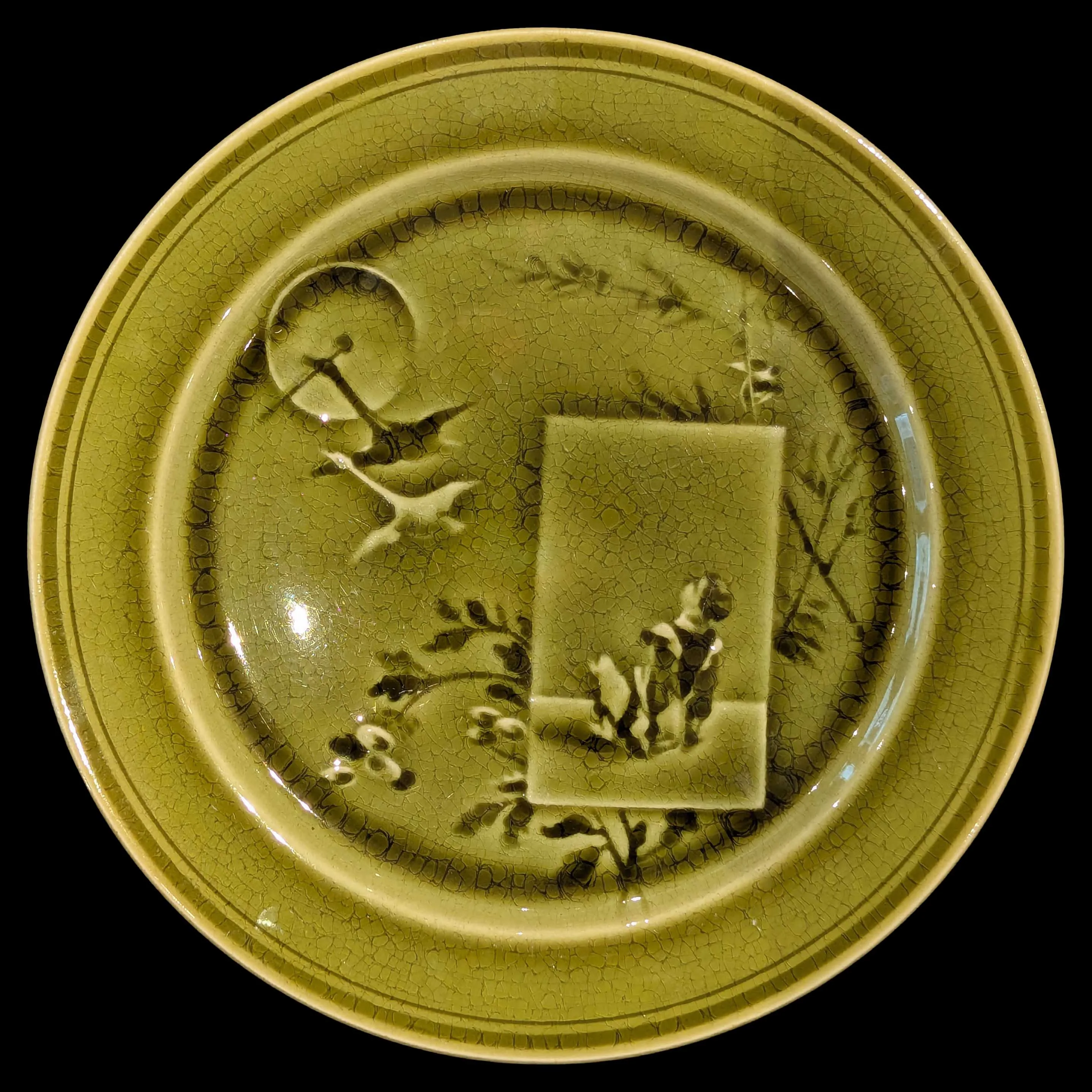 Assiette japonisante &agrave; d&eacute;cor ombr&eacute;, fa&iuml;ence fin, Choisy-le-Roi, fin XIXe si&egrave;cle