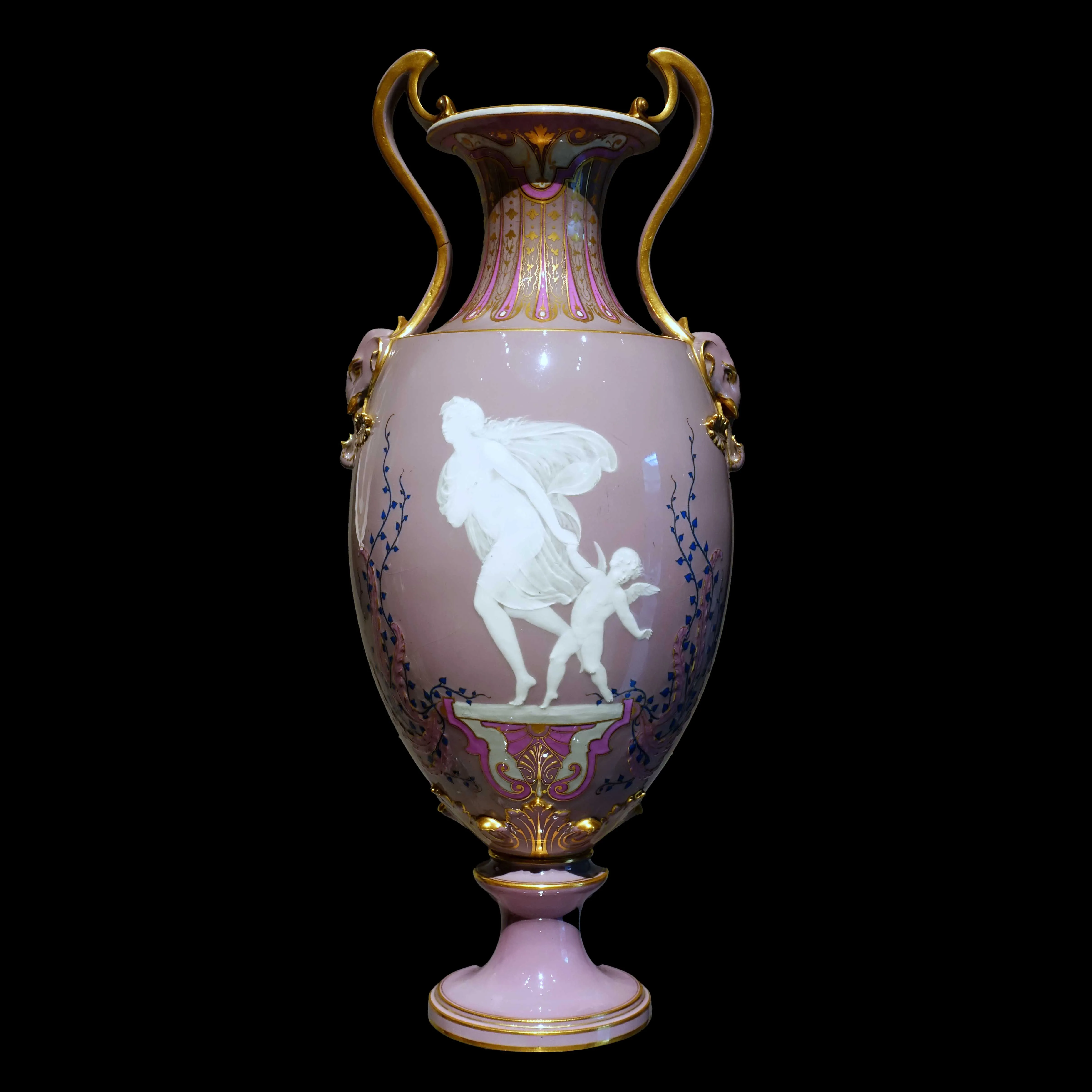 Grand vase en porcelaine, décor de pâte sur pâte par Marc-Louis Solon, vers 1880