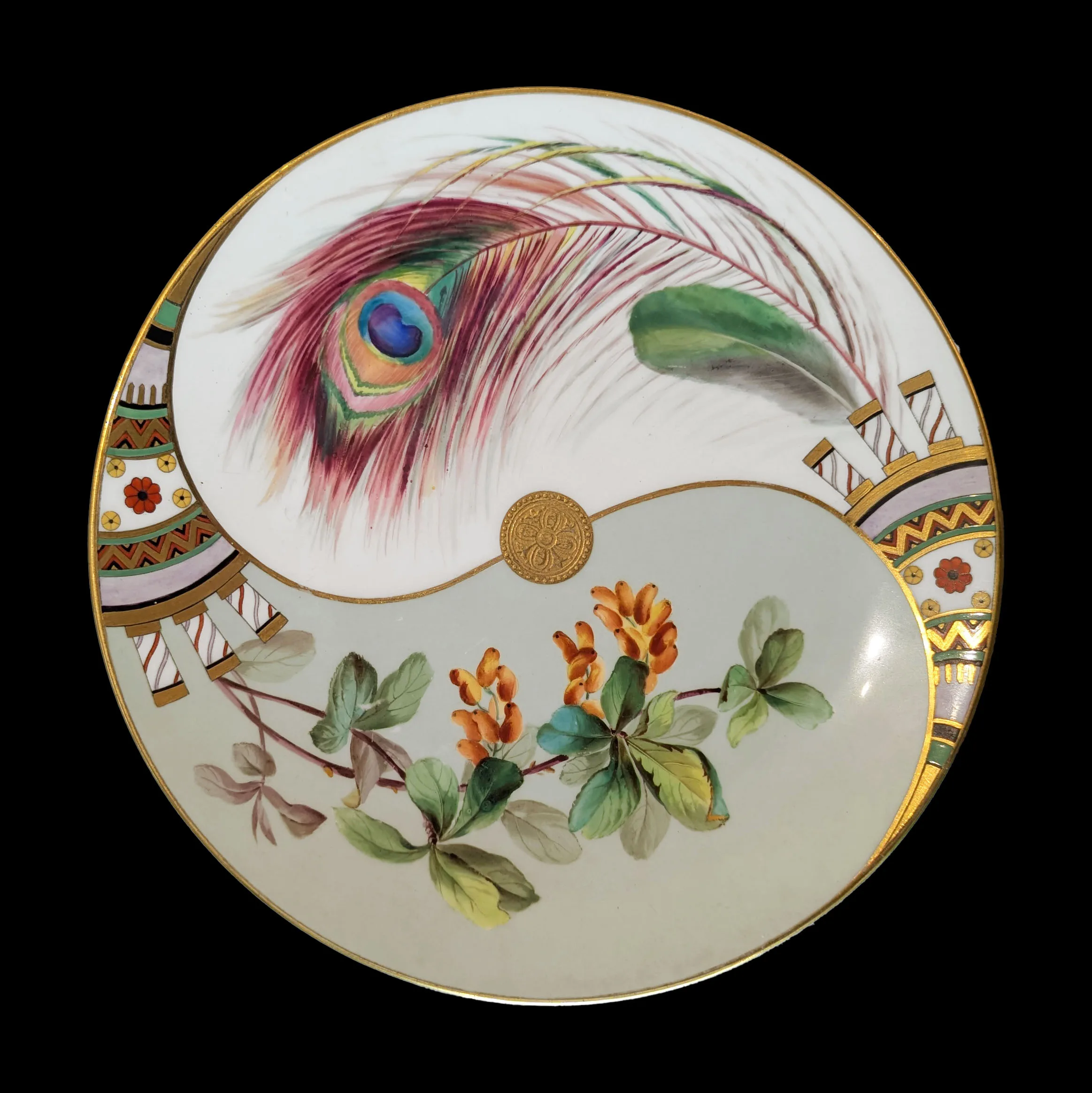 Rare assiette en porcelaine &agrave; d&eacute;cor de plume de paon, Christopher Dresser pour Minton, 1876