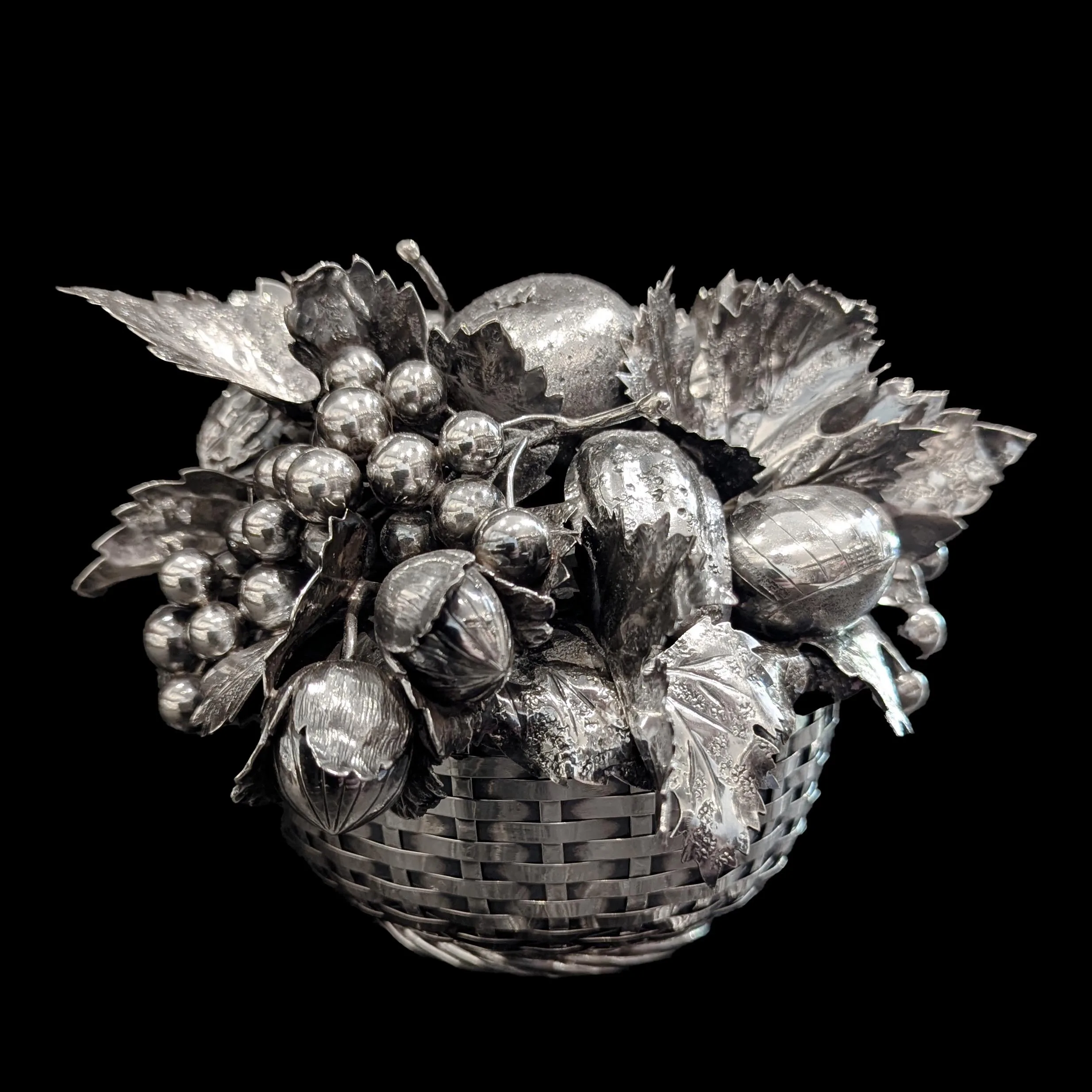Corbeille orn&eacute;e de fruits en argent Buccellati