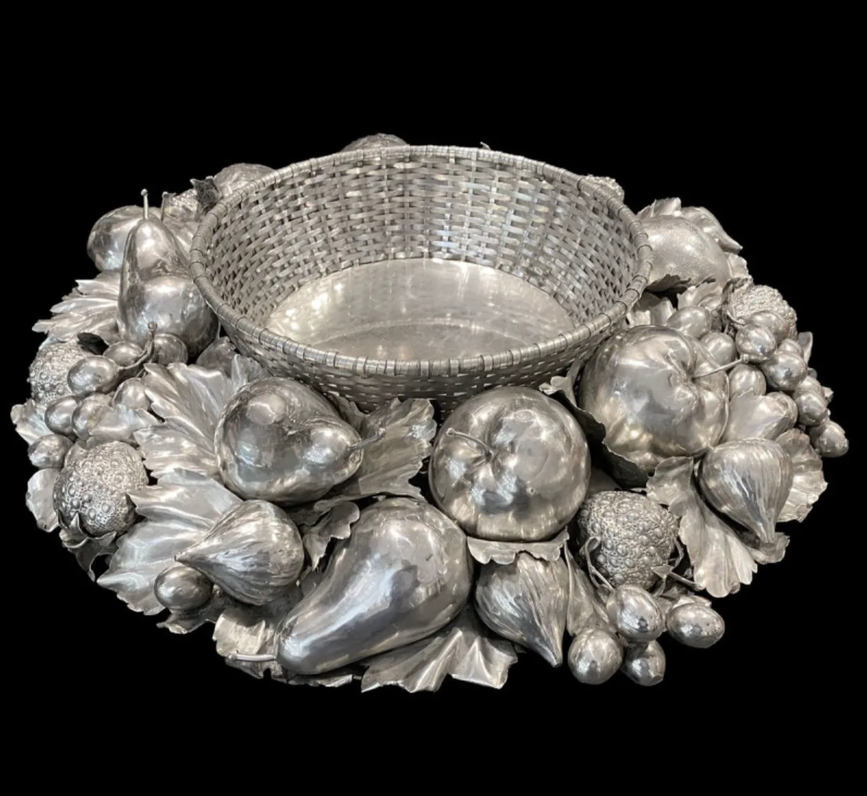 Grande corbeille orn&eacute;e de fruits argent Buccellati